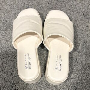 Call It Spring Women's Cream Slide Sandals